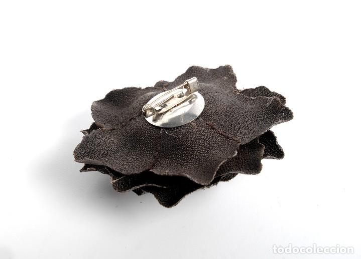 Joyeria: Broche de Flor de tela negra - Foto 2