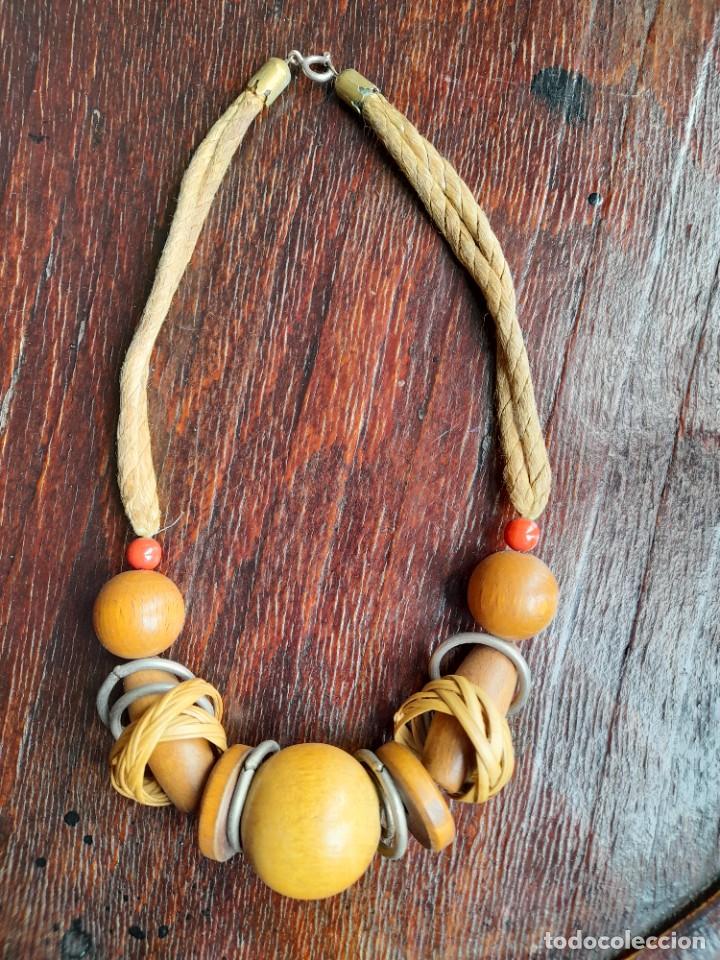 Joyeria: Collar con cuentas de madera - Foto 1