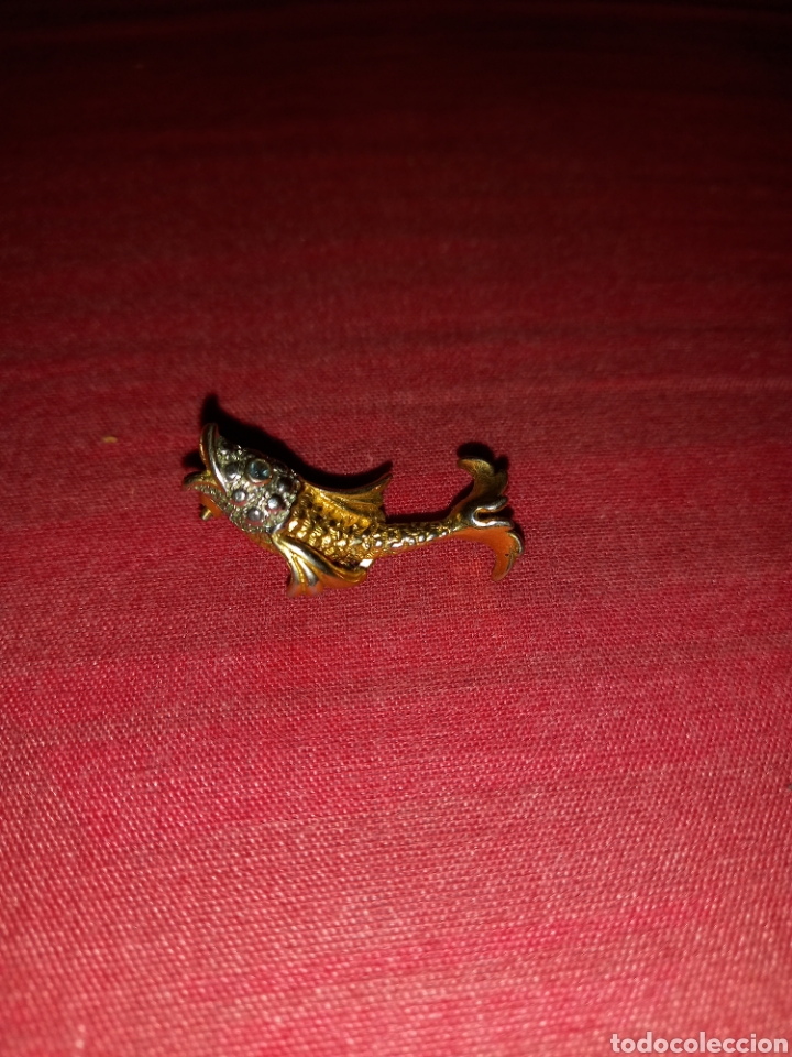 Joyeria: Pendiente carpa ba&ntilde;o oro