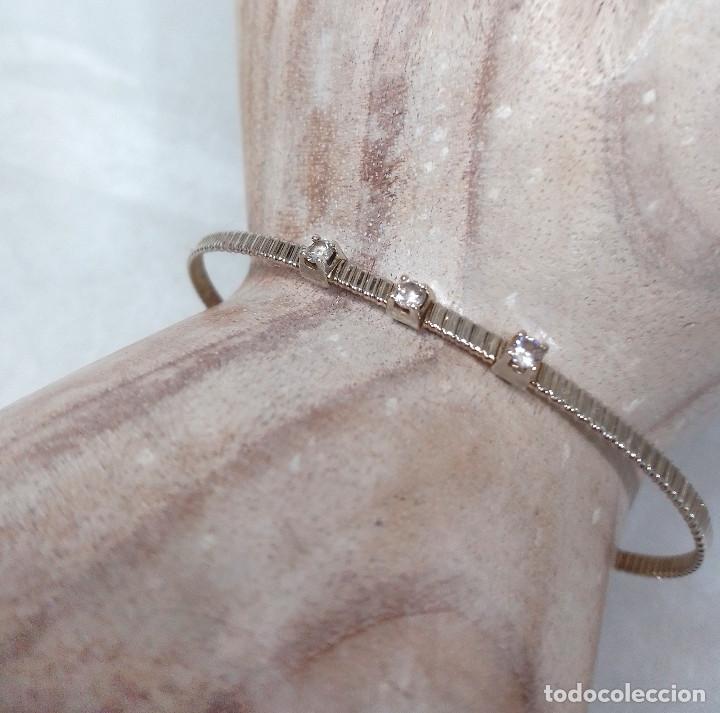 Schmuck: Bonita pulsera - brazalete de plata de ley con circonitas - Medida interior 6 x 4.50 cm.