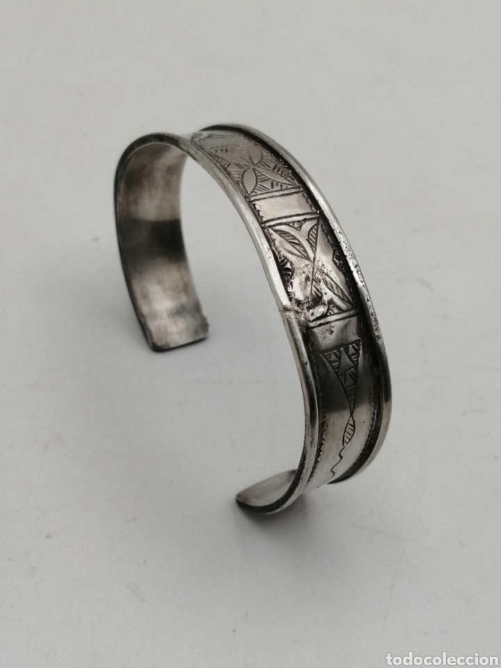 Joyeria: Pulsera brazalete plata repujada - Foto 3