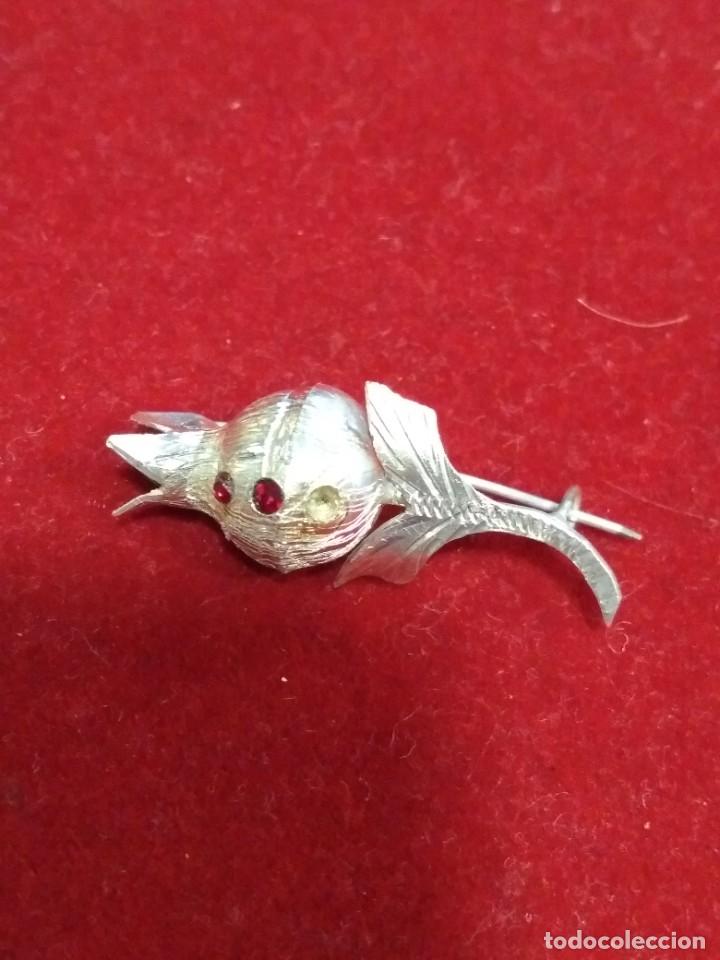 Joyeria: Peque&ntilde;o broche en plata, flor de Granada. REF-9213 - Foto 3