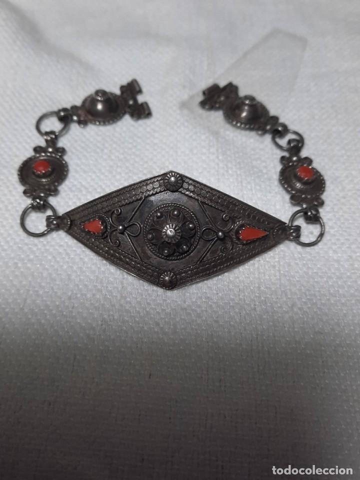 Joyeria: Antigua pulsera de plata y coral - Foto 1