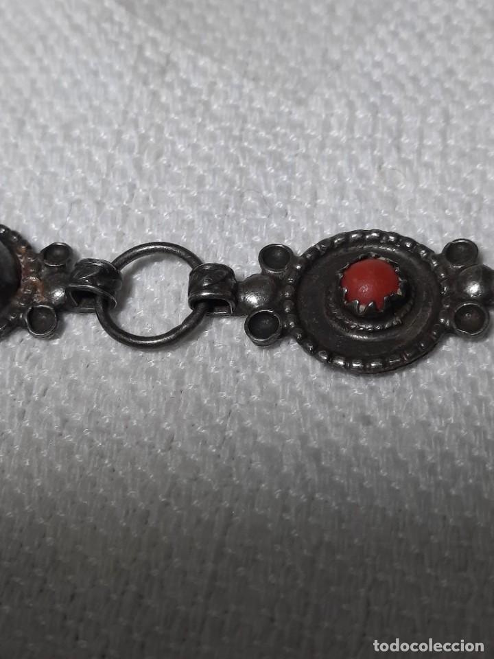 Joyeria: Antigua pulsera de plata y coral - Foto 4