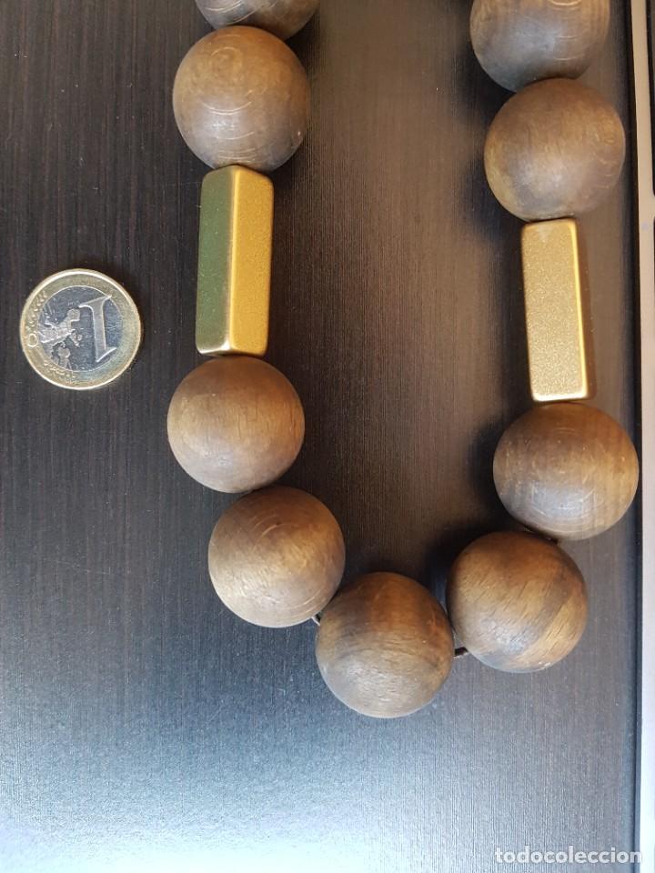 Joyeria: Gran collar madera y laton. - Foto 2