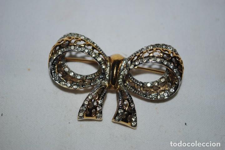 Joyeria: BROCHE ANTIGUO EN FORMA DE MO&Ntilde;A . - Foto 1