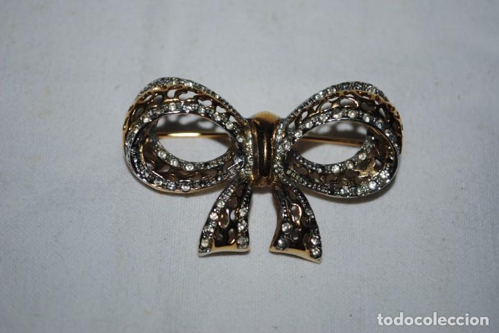 Joyeria: BROCHE ANTIGUO EN FORMA DE MO&Ntilde;A . - Foto 2
