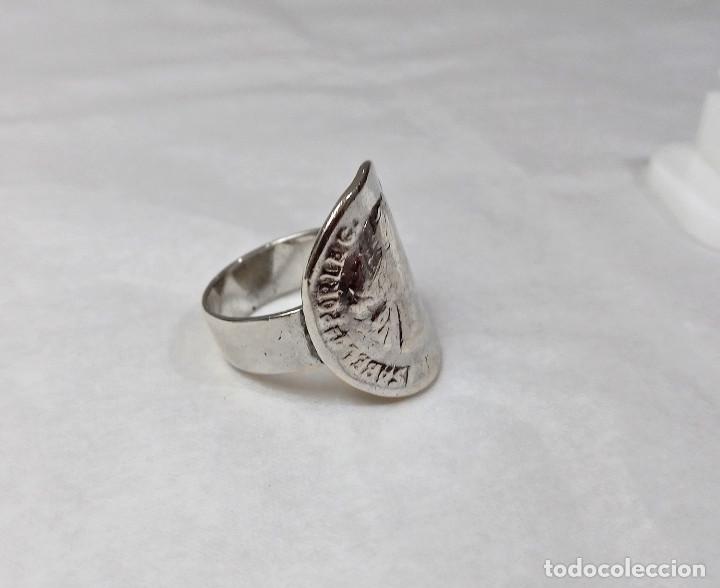 Joyeria: Anillo de plata de ley moneda de Isabel II - Talla 14 - Foto 3
