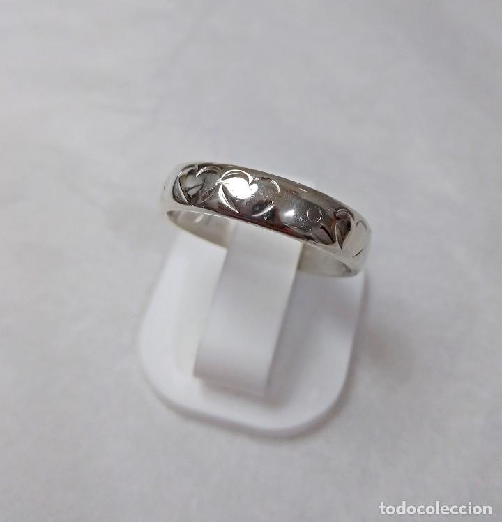 Joyeria: Anillo de plata de ley con corazones - Talla 17 - Foto 1