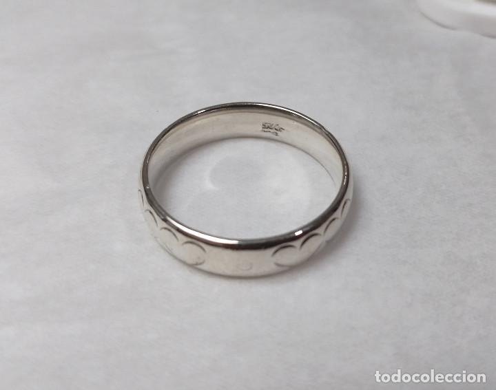 Joyeria: Anillo de plata de ley con corazones - Talla 17 - Foto 3