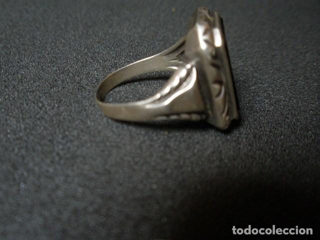 Joyeria: Anillo de caballero, plata y onix. 1920 - Foto 7