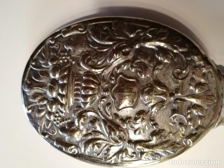 Joyeria: ANTIGUO ESPEJO DE TOCADOR DE PLATA DORADA REPUJADA - Foto 1