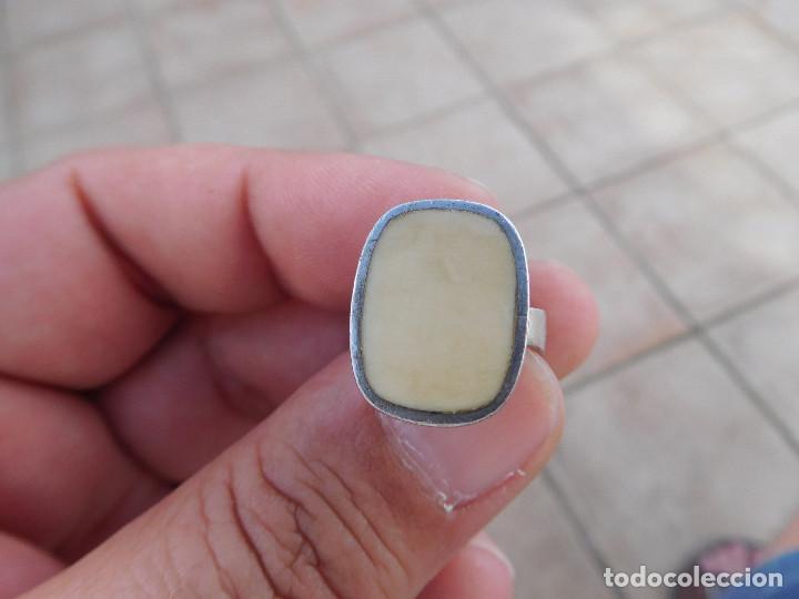 Joyeria: Anillo vintage de plata y marfil - Foto 2