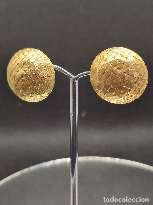 Joyeria: Pendientes Tallados Oro de Ley