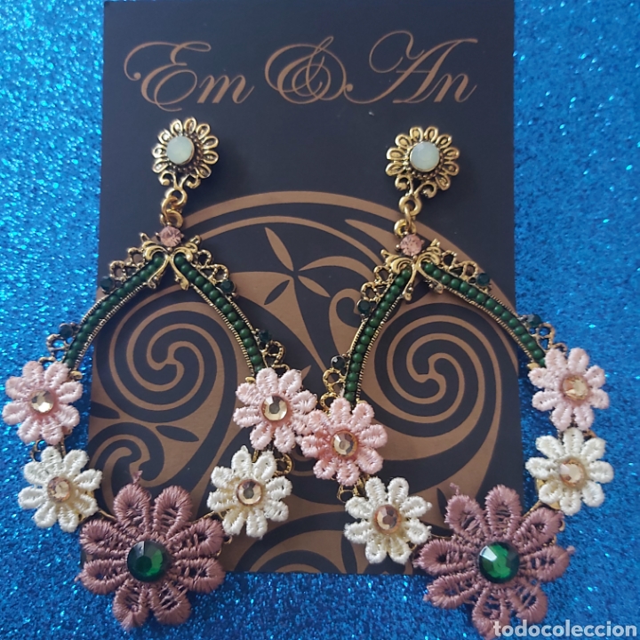 Joyeria: Pendientes de flores.