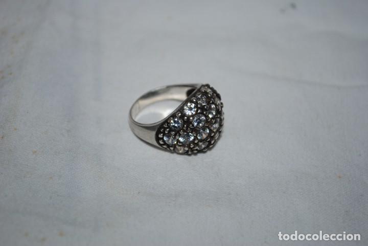 Joyeria: ANILLO DE PLATA CON BRILLANTITOS . - Foto 1