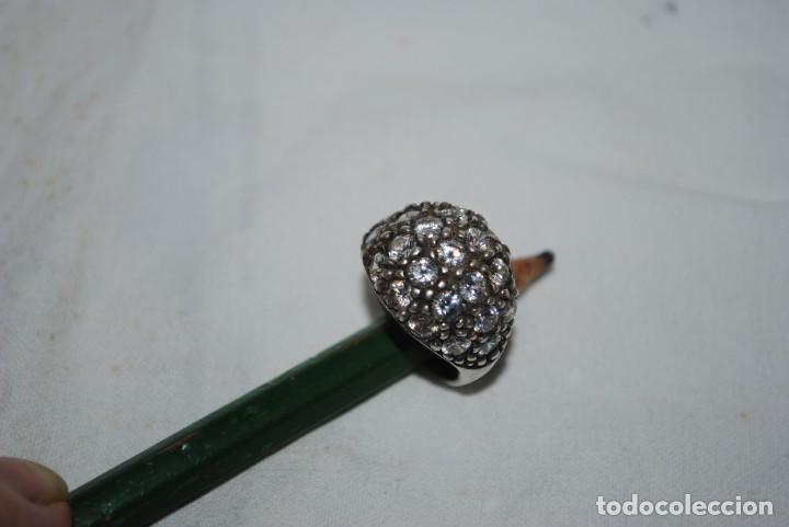 Joyeria: ANILLO DE PLATA CON BRILLANTITOS . - Foto 2