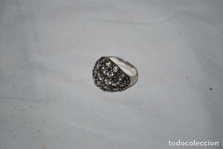 Joyeria: ANILLO DE PLATA CON BRILLANTITOS . - Foto 3