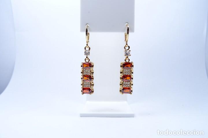 Joyeria: PENDIENTES LARGOS EN ORO DE 14K CON GRANATES - Foto 3