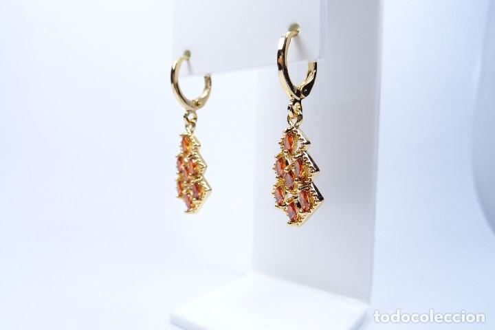 Joyeria: PENDIENTES LARGOS EN ORO DE 14K CON GRANATES - Foto 2
