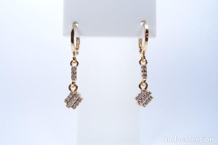 Joyeria: PENDIENTES LARGOS EN ORO DE 14K CON PIEDRAS BLANCAS - Foto 1