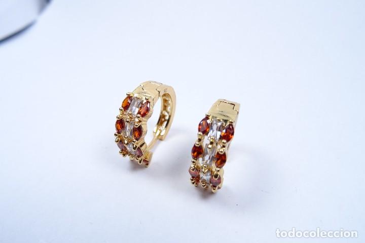 Joyeria: Pendientes en oro de 14k en forma de aro con granates engastados - Foto 2