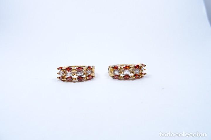 Joyeria: Pendientes en oro de 14k en forma de aro con granates engastados - Foto 3