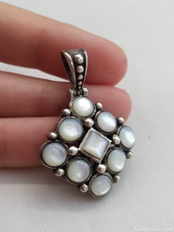 Joyeria: Colgante de plata y nacar. Forma geom&eacute;trica. - Foto 2