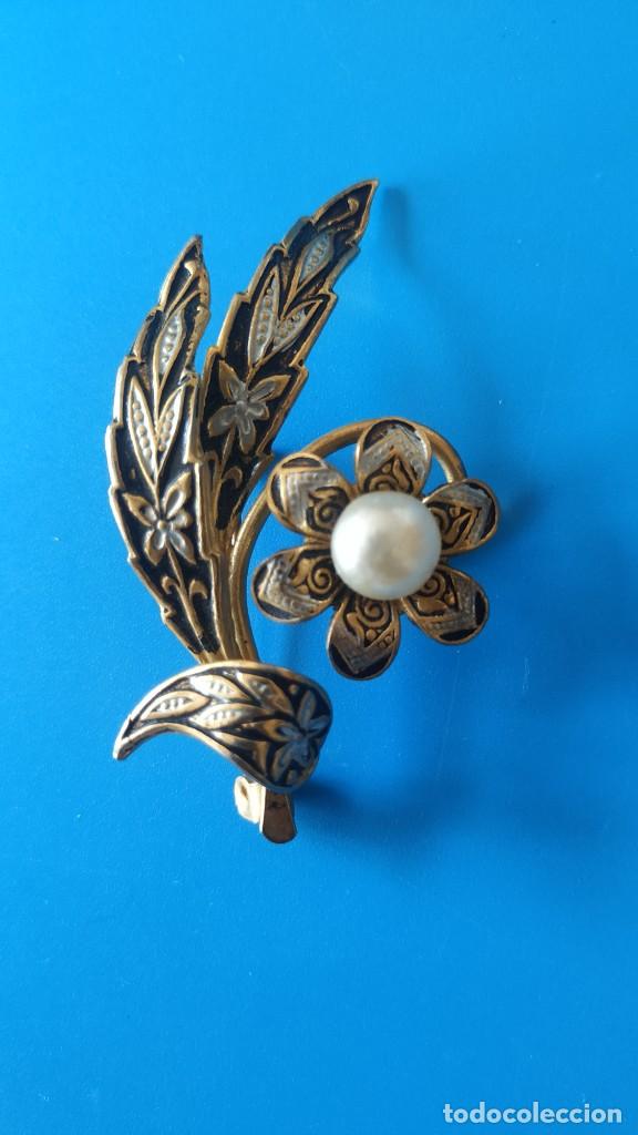 Joyeria: Broche antiguo flor damasquinado - Foto 1