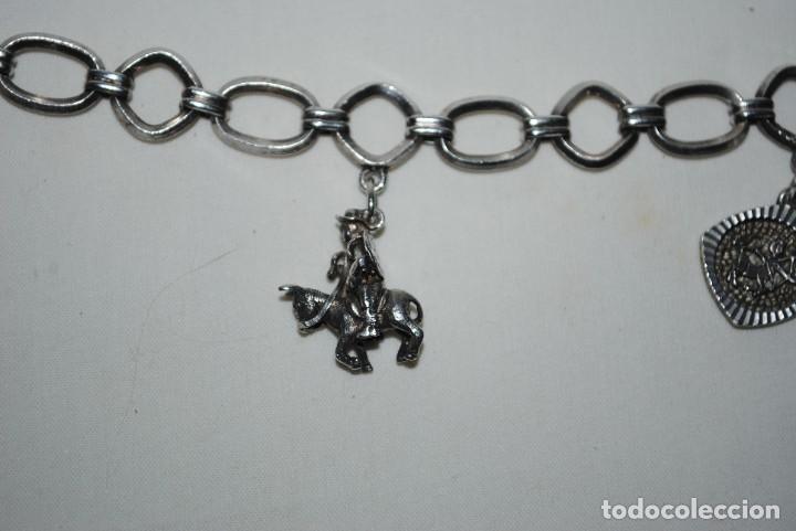 Joyeria: PULSERA ANTIGUA DE PLATA , CON COLGANTES . - Foto 2