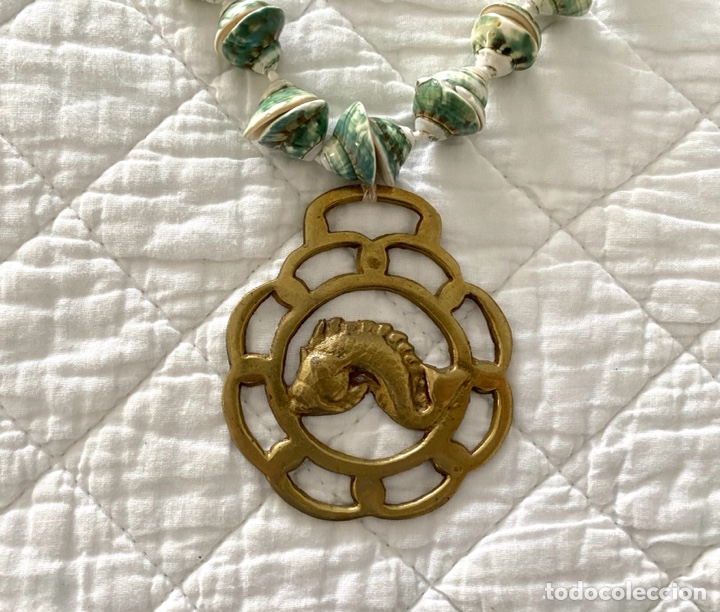 Joyeria: Collar de caracolas y amuleto vintage de bronce - Foto 3