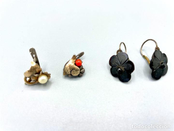 Schmuck: PENDIENTES CON MOTIVOS FLORALES Y NATURALISTAS. ESPA&Ntilde;A. SIGLO XX