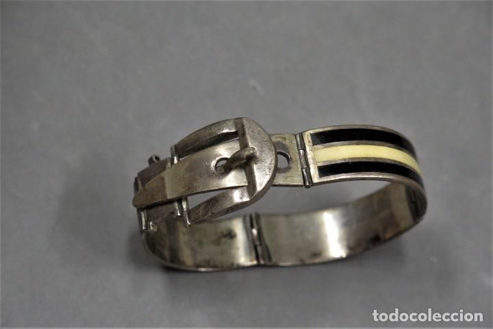 Joyeria: PULSERA DE PALTA Y ESMALTE. SIMULANDO CINTURON. HACIA 1930 - Foto 2