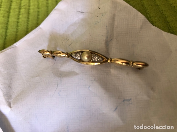 Joyeria: Antiguo broche de metal chapado con perla - Foto 1