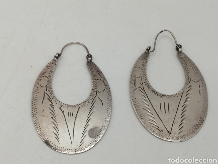 Joyeria: Antiguos pendientes plata repujada - Foto 2