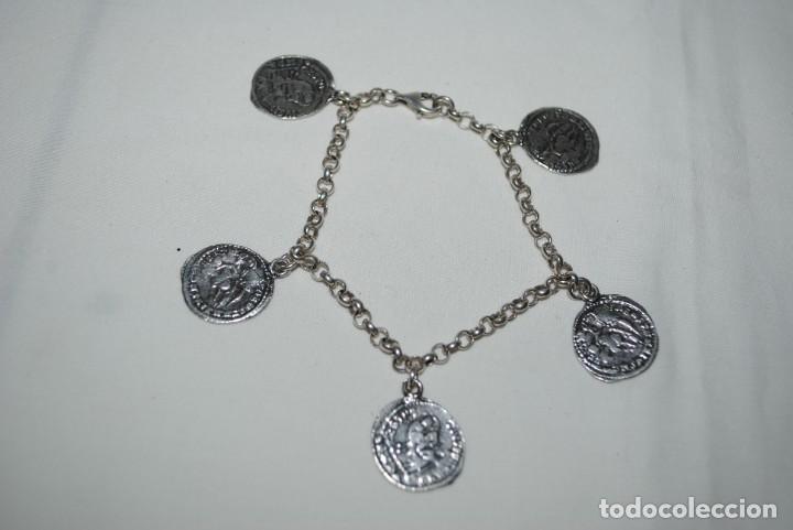 Joyeria: PULSERA DE PLATA CON MONEDAS ANTIGUAS . - Foto 1