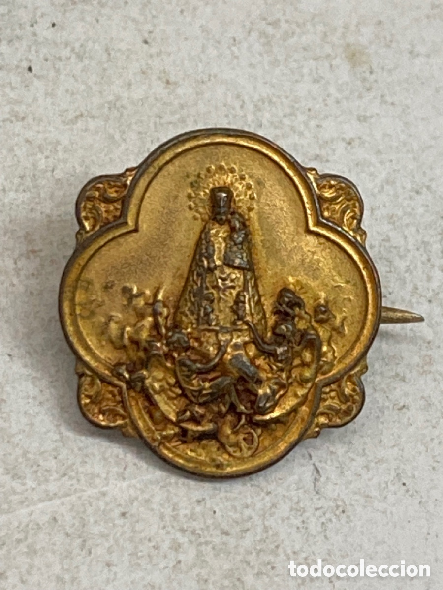 Joyeria: Broche religioso met&aacute;lico - Foto 1