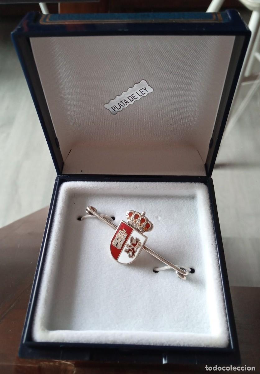 Joyeria: PISACORBATAS CASTILLA Y LE&Oacute;N. PLATA DE LEY. - Foto 1