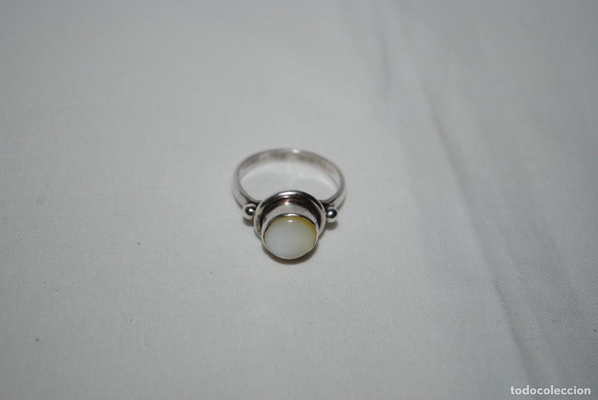Joyeria: ANILLO MODERNO DE PLATA Y NACAR . - Foto 2