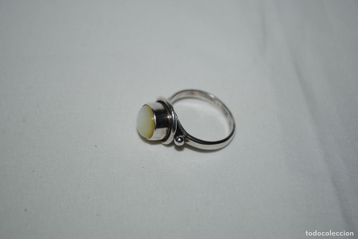 Joyeria: ANILLO MODERNO DE PLATA Y NACAR . - Foto 3