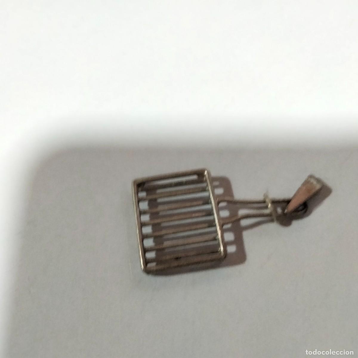 Joyeria: COLGANTE DE PLATA EN FORMA DE PARILLA - Foto 1