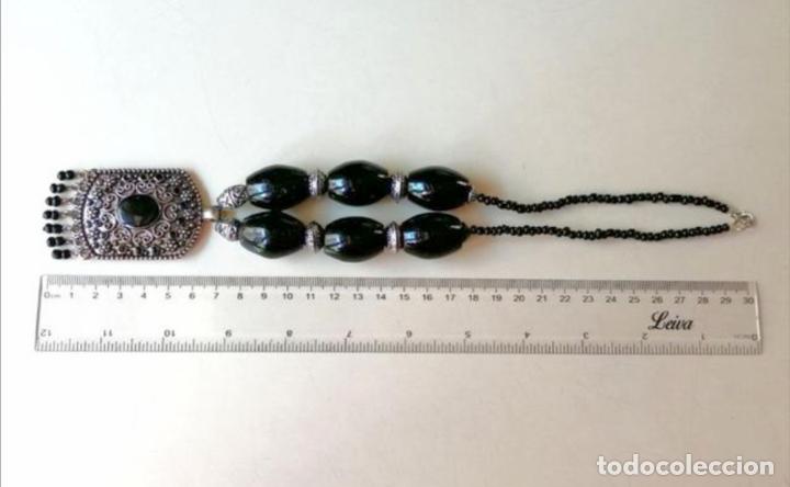 Joyeria: COLLAR CON CUENTAS NEGRAS Y COLGANTE. - Foto 2