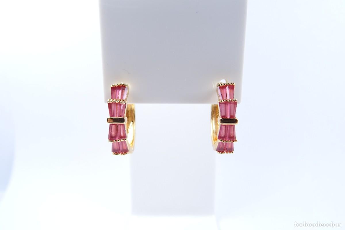 Joyeria: Pendientes en oro de 14k en forma de aro con rubis engastados en bisel - Foto 1
