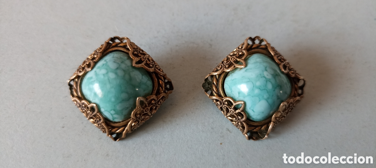 Joyeria: Pendientes de clip dorados y con piedra azul