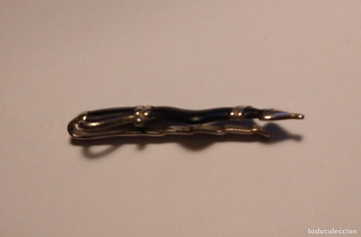 Joyeria: Aguja de corbata con forma de original estilogr&aacute;fica - Foto 3