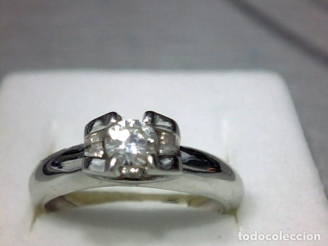 Anillo diamante online pedida