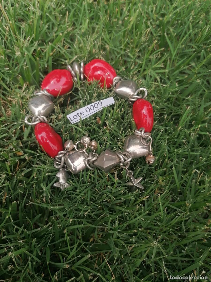 Joyeria: Pulsera roja con piedras y s&iacute;mbolos de la suerte - Foto 1