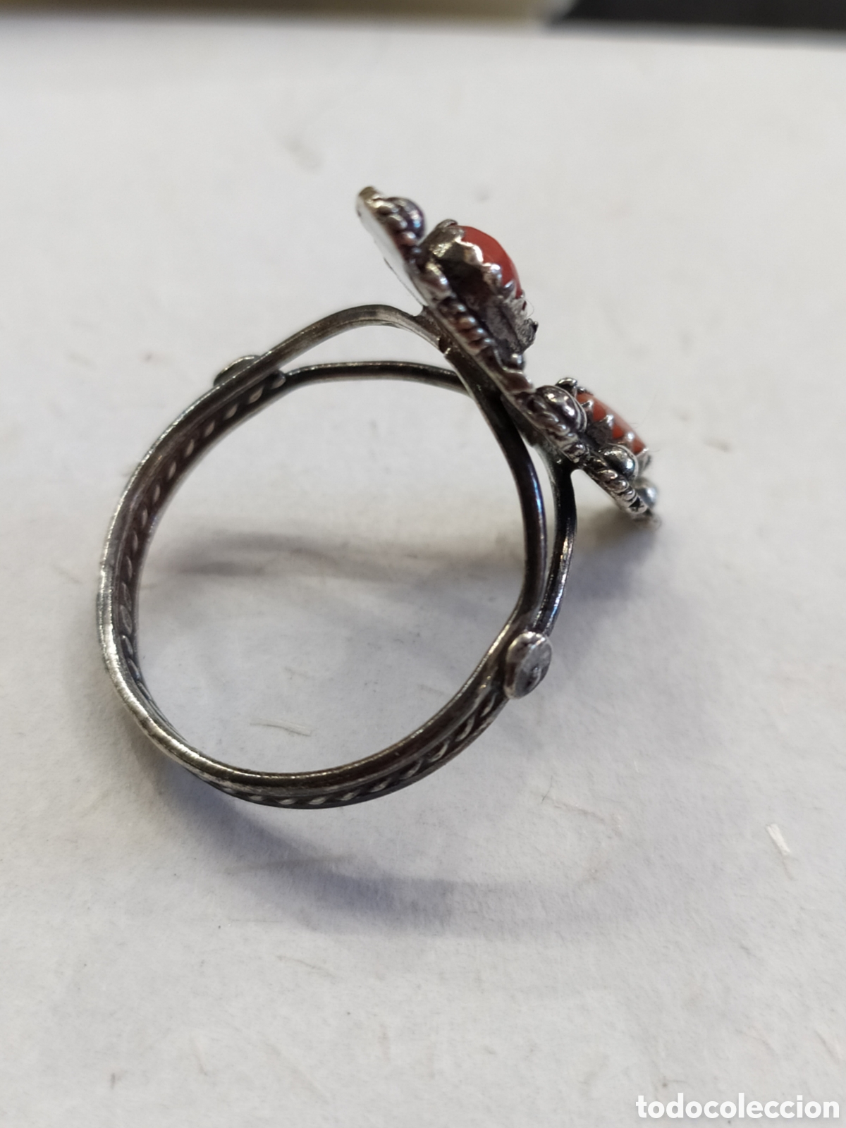 Joyeria: Antiguo anillo de plata y coral rojo. - Foto 2