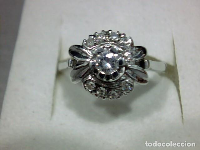 Joyeria: sortija oro blanco 18 kts y diamantes - Foto 1