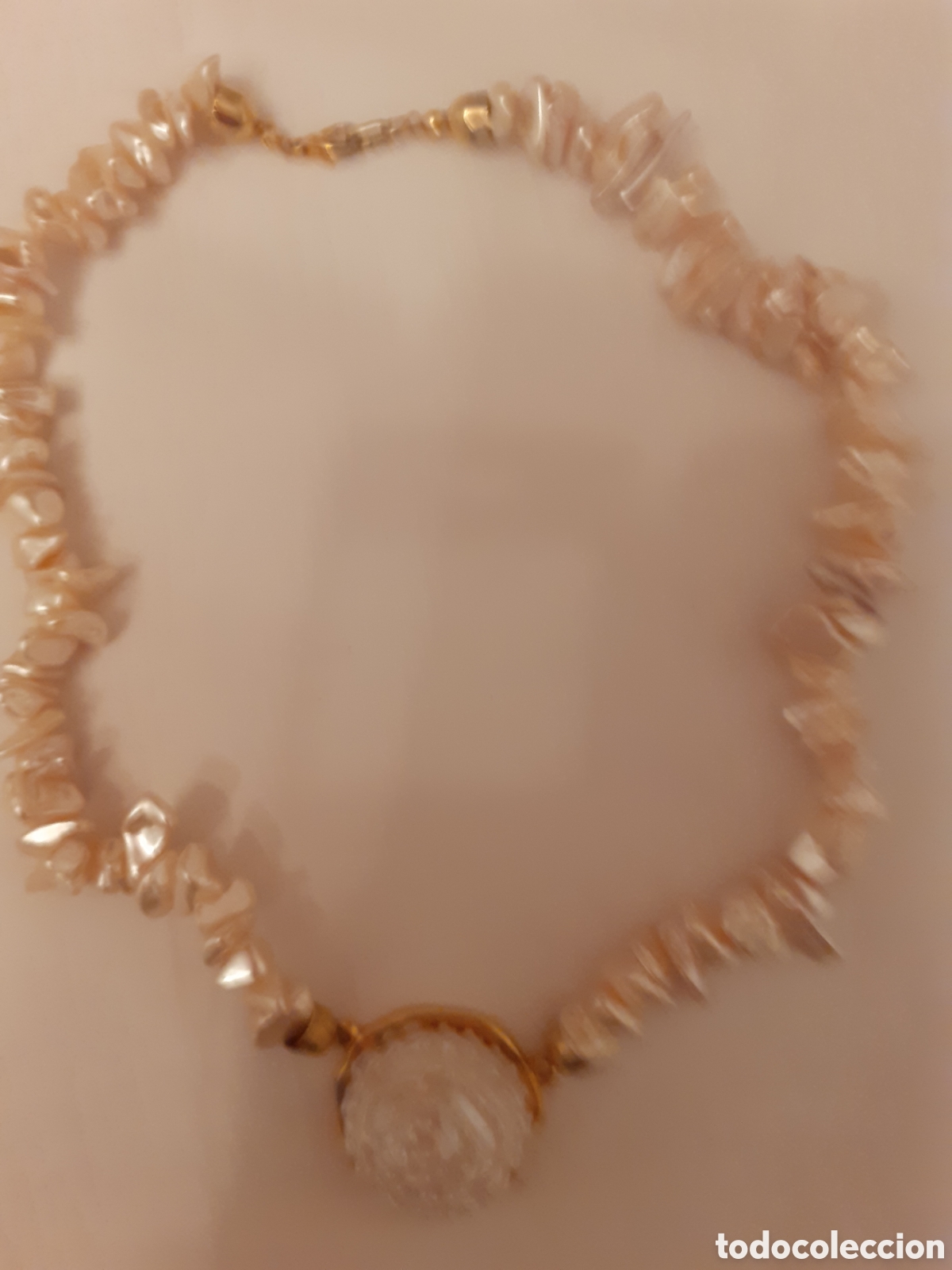 Joyeria: Collar perlado,tiene colgante central. - Foto 2